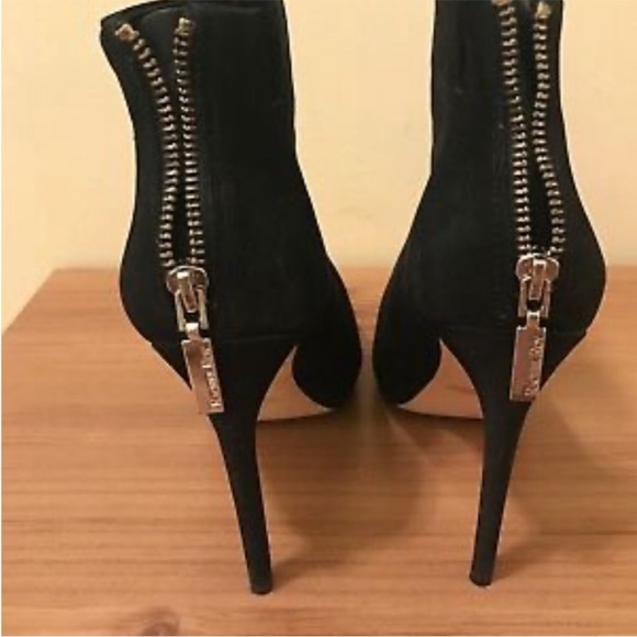 Rachel Roy Black Suede Ankle Boots Size 6.5 - Picture 3 of 5